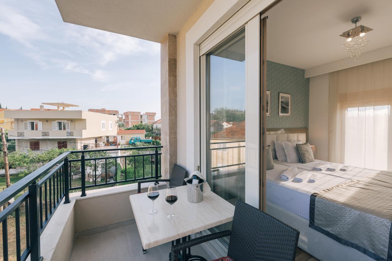 Villa Royal Apartments Tivat Eksteriør bilde
