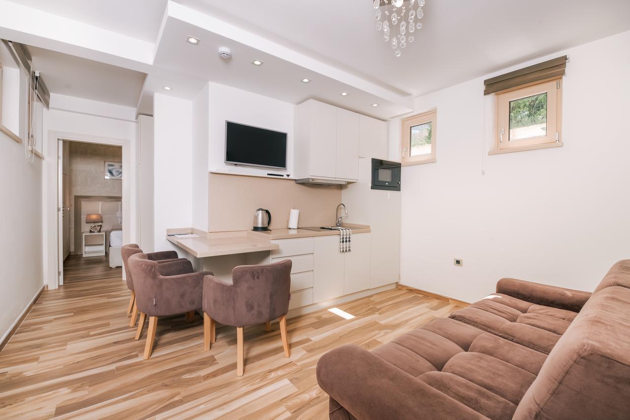 Villa Royal Apartments Tivat Eksteriør bilde