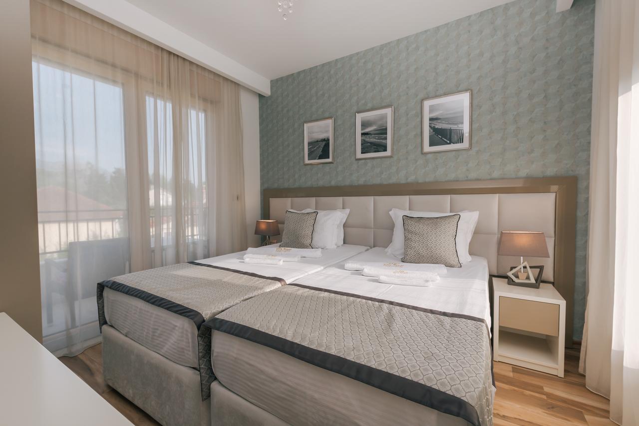 Villa Royal Apartments Tivat Eksteriør bilde